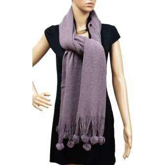 Longue écharpe rose à pompons