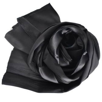 Echarpe en soie noire