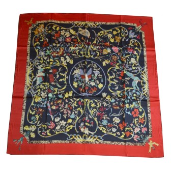 Grand carré de soie noir et rouge à fleurs