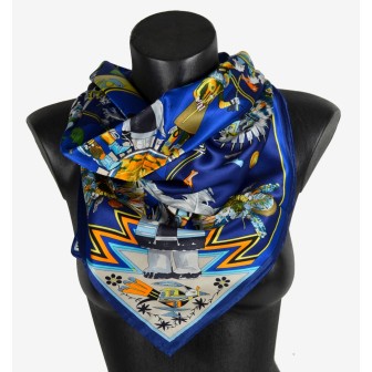 Carré soie Indiens sur fond bleu