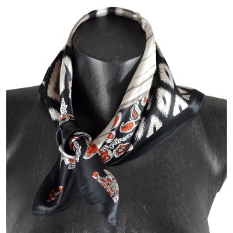 Carré en soie 50x50 patchwork noir