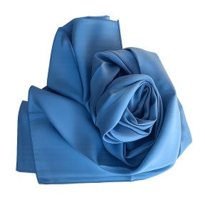 Echarpe en soie bleu-jean