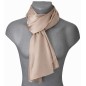 Echarpe en soie beige