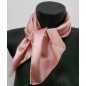 Carré en soie rose - Qualité Sup. Carré en soie rose - Qualité Sup.